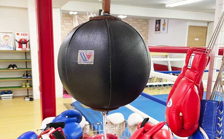 ダブルエンドパンチングボール